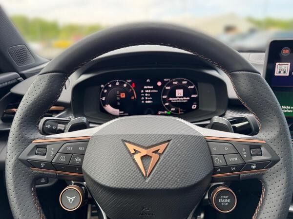 Cupra Terramar 1.5 eTSI DSG Pano AHK Sennheiser 20'' HUD