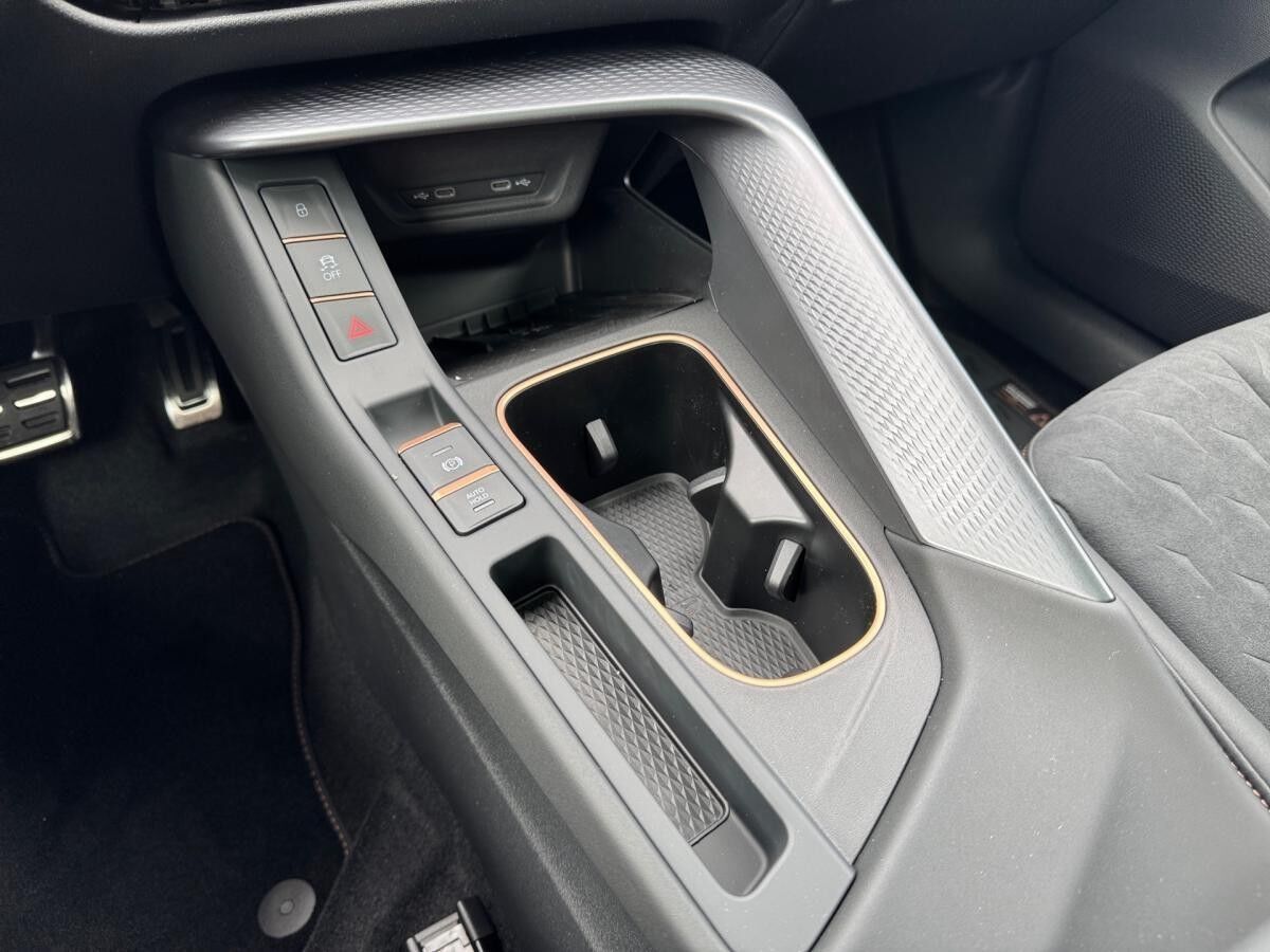 Cupra Terramar 1.5 eTSI DSG Pano AHK Sennheiser 20'' HUD