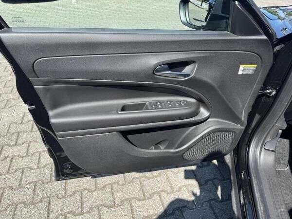 Jeep Avenger Altitude mit Allwetterreifen 1.2 DCT e-Hybrid in 4 Farben Verfügbar Abholung Mannheim❗️