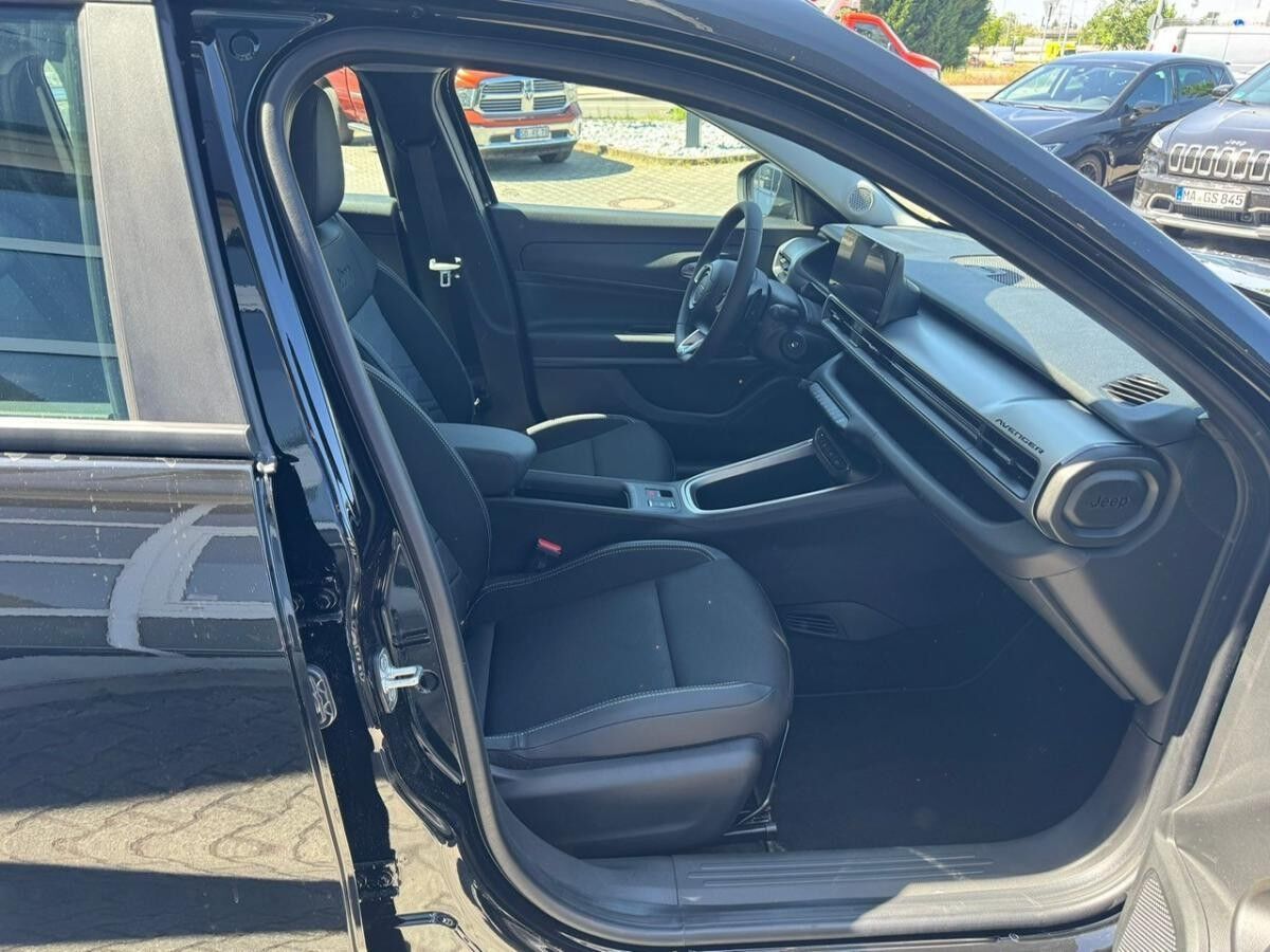 Jeep Avenger Altitude mit Allwetterreifen 1.2 DCT e-Hybrid in 4 Farben Verfügbar Abholung Mannheim❗️