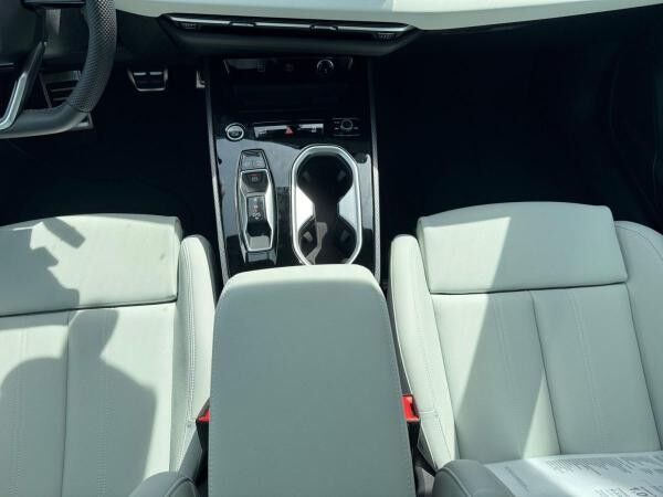 Audi A6 Avant TDI quattro S tronic