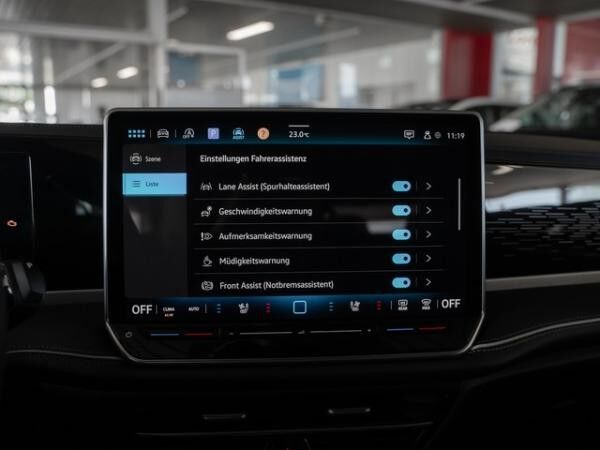 Volkswagen Passat Variant 2,0 TDI DSG Business ACC Navi AHK R-Kamera