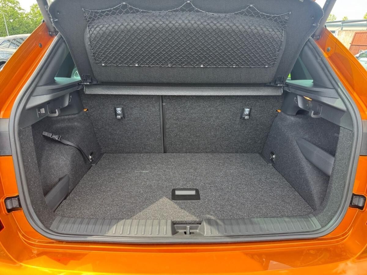 Skoda Kamiq Monte Carlo 1,5 TSI DSG ACC SHZ AHK NAVI *SOFORT VERFÜGBAR*