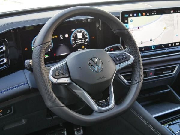 Volkswagen Tiguan R-Line 1,5 l eHybrid DSG Pano,AHK,IQ Lagerwagen !