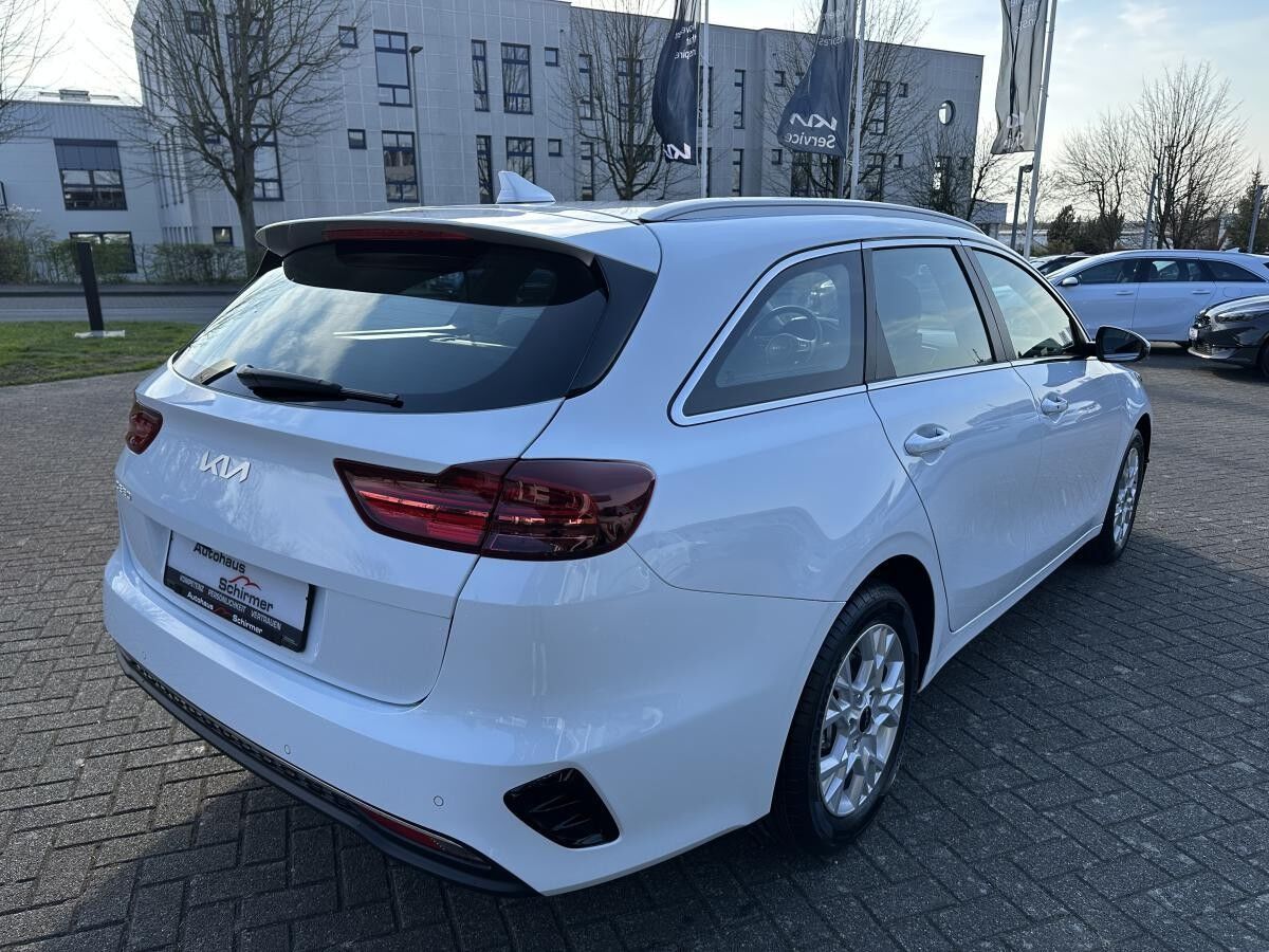 Kia Ceed SW 1.5T 140 ULTIMATE STD