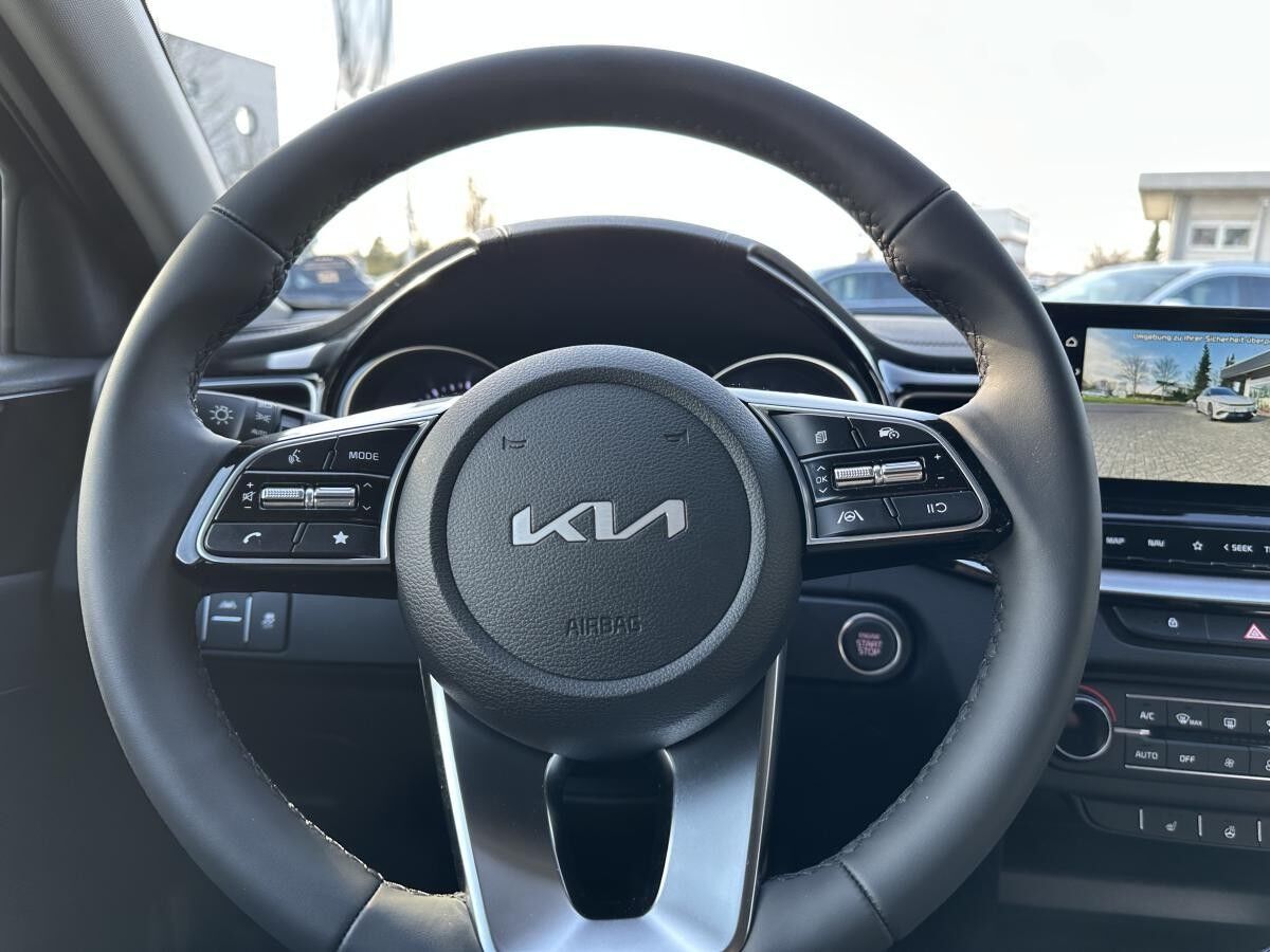 Kia Ceed SW 1.5T 140 ULTIMATE STD