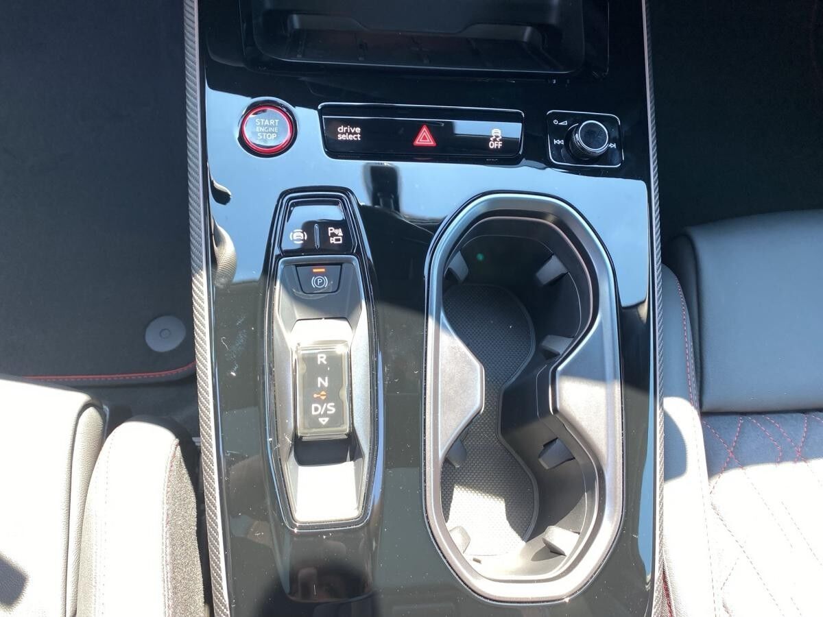 Audi A6 Avant TFSI qu. S tr. Luft PANO HUD Matrix 21