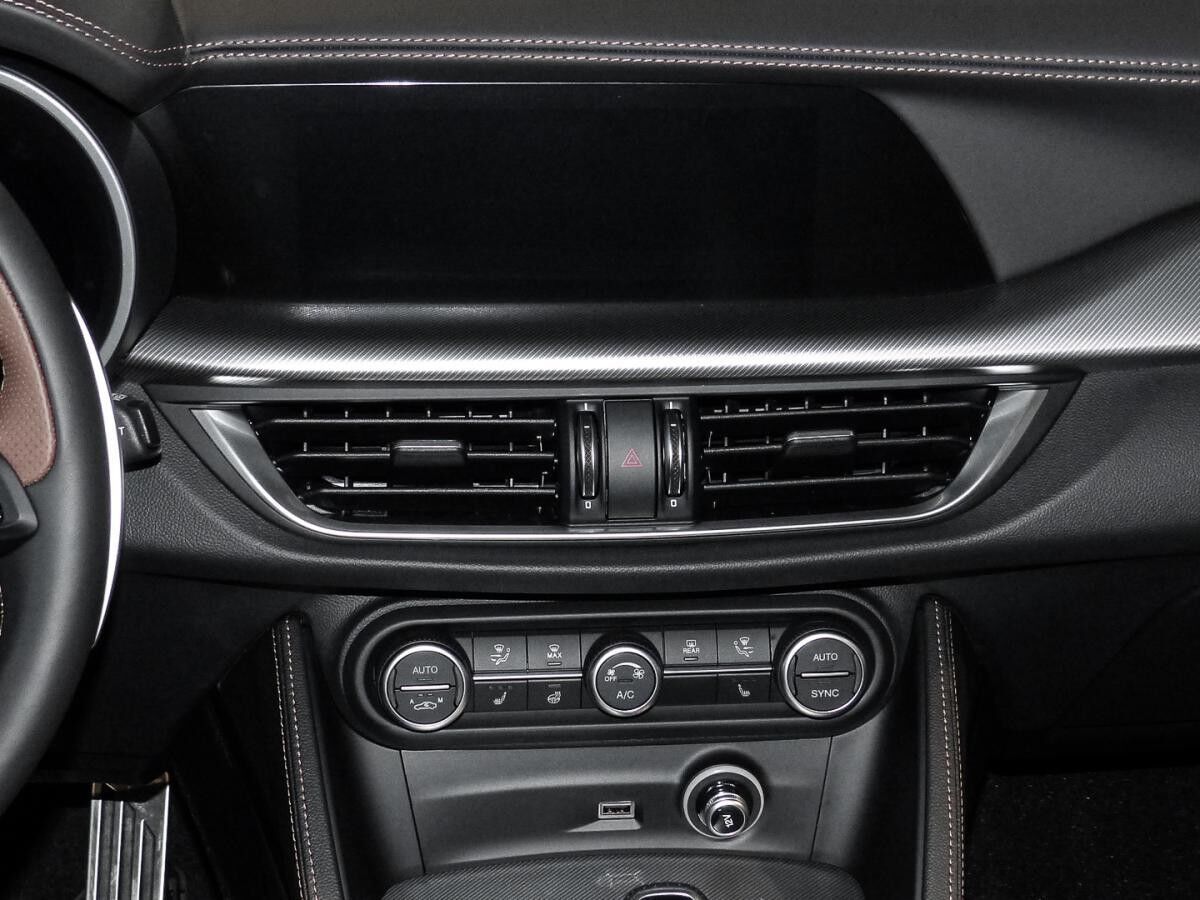 Alfa Romeo Stelvio ⚡INTENSA⚡Glasschiebedach ⚡