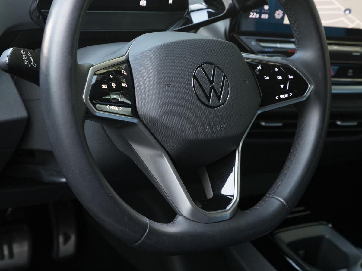 Volkswagen ID.5 Pro mit Infotainment-Paket AHK REARVIEW KEYLESS LED-MATRIX ACC