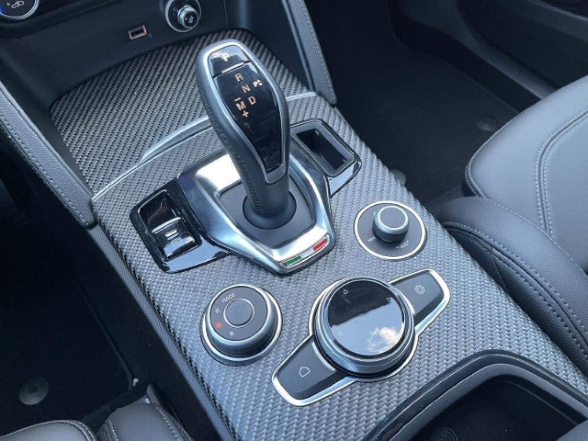 Alfa Romeo Stelvio Quadrifoglio Q4 2.9 PDC+KAMERA+LEDER+SHZ+CARPLAY