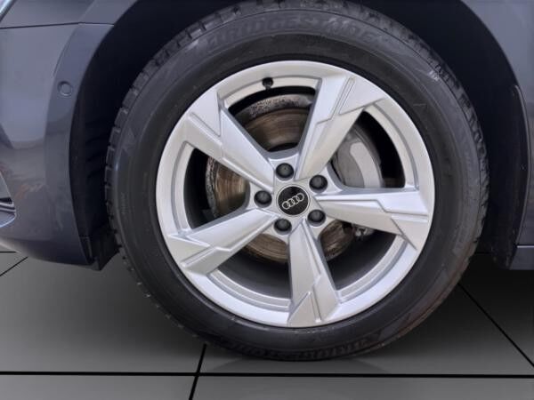 Audi A6 Avant 35 TDI BUSINESS LM19 HuD PANO MATRIX AHK