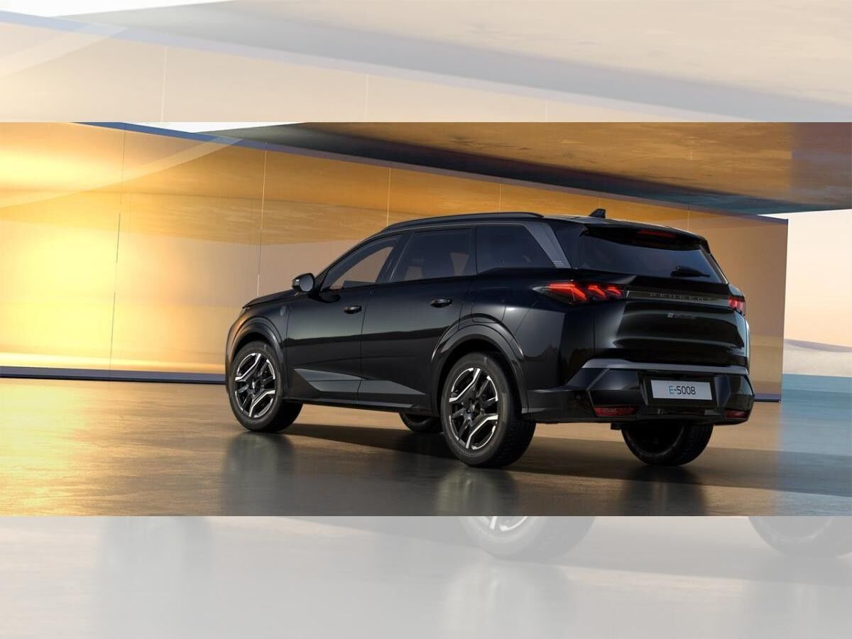 Peugeot 5008 Elektro 210 PS GT/73KW  / Wunschfarbe/ Ganzjahresreifen/ Winterpaket/ konfigurierbar  bis 30.11.25