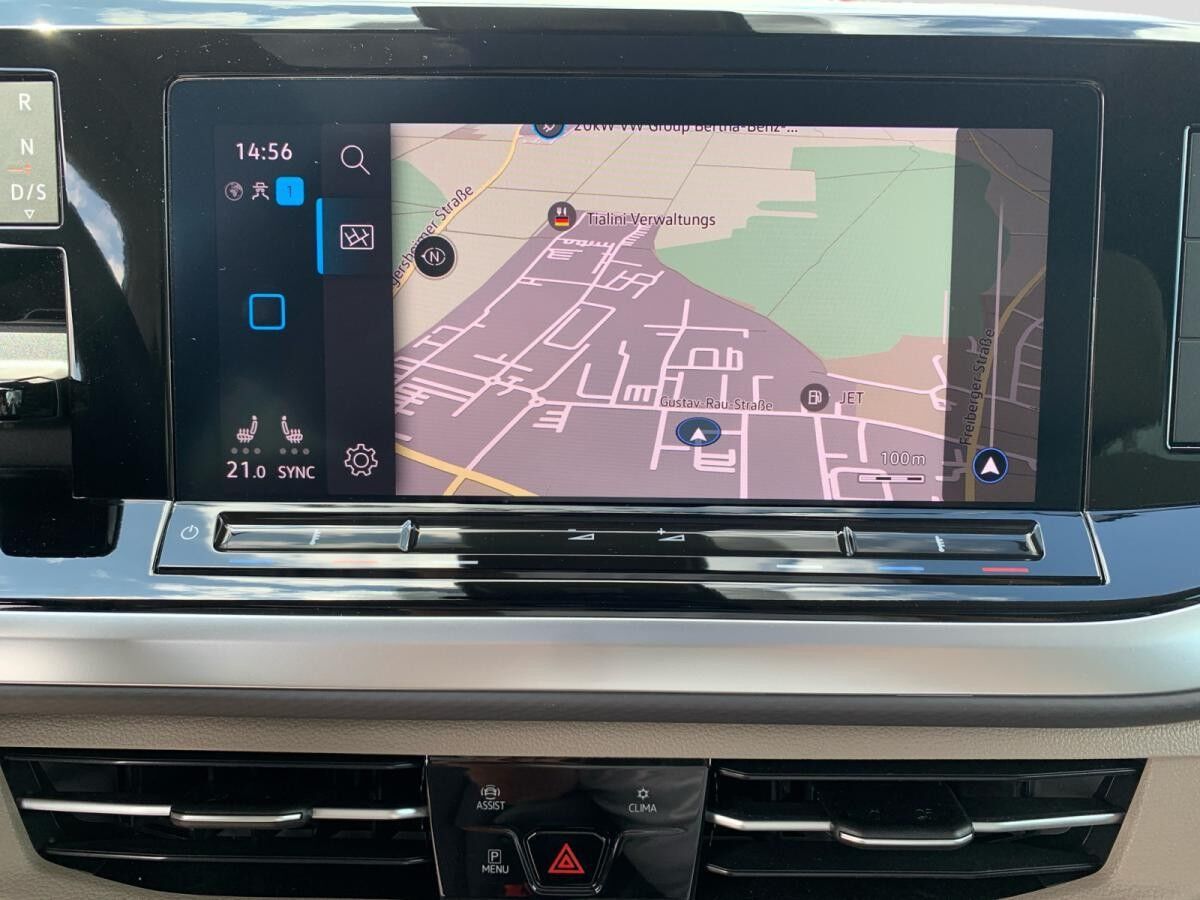 Volkswagen T7 Multivan LIFE 2,0TSI TRAVEL MATRIX NAVI AHK