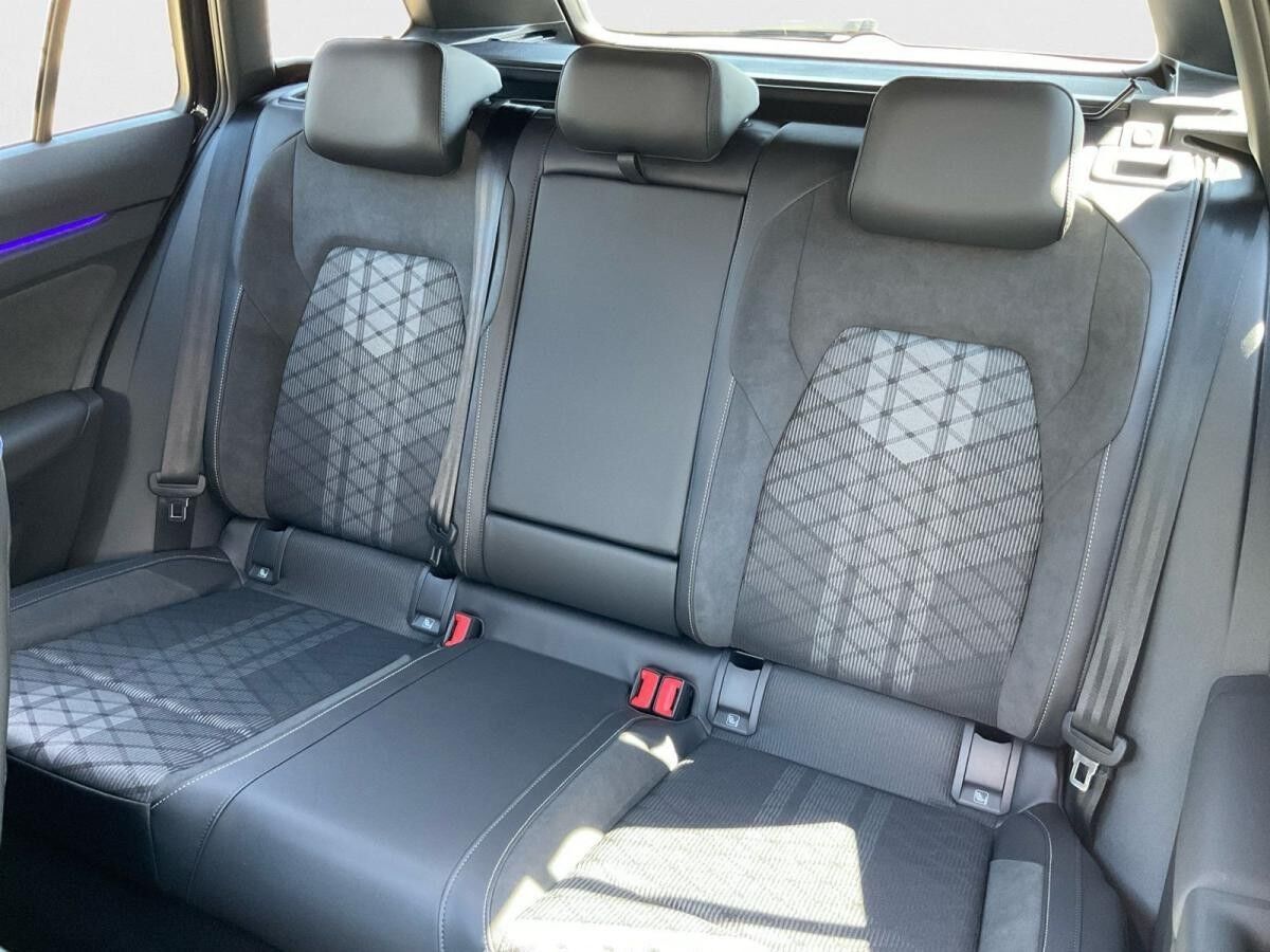 Volkswagen Golf Variant VIII R-Line 2.0 TDI DSG AHK Navi Kamera