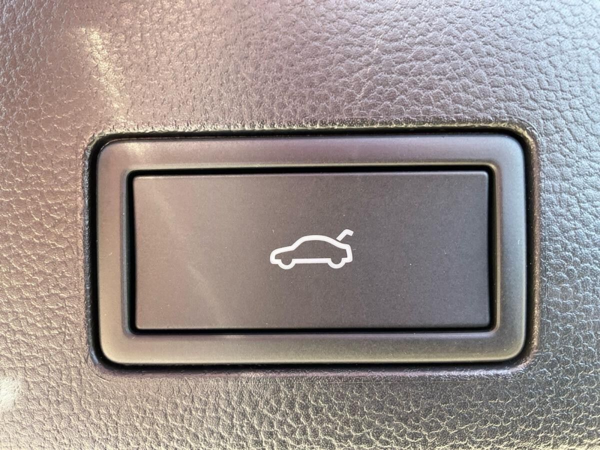 Volkswagen Golf Variant VIII R-Line 2.0 TDI DSG AHK Navi Kamera