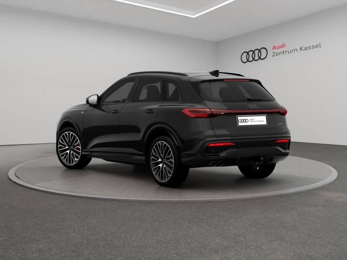 Audi Q5 SUV TDI qu. Matrix LED Navi B&O Pano Audi Q5 SUV TDI qu. Matrix LED Navi B&O Pano