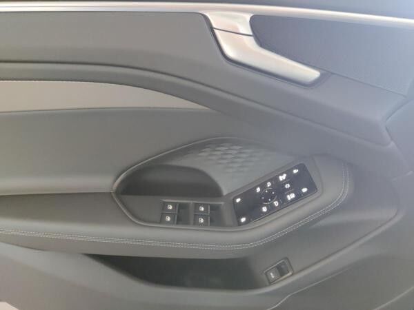 Audi A6 Avant TDI quattro Tech 19 Navi+ LED ACC 360