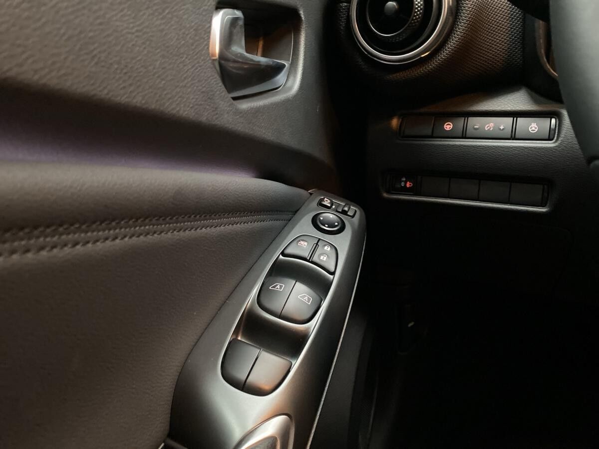 Nissan Juke 1.6 Hybrid 4MT N-Connecta