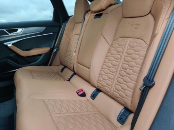 Audi RS6 RS 6 Avant - PanoDach - AHK - inkl. Winterräder - B&O - HeadUp