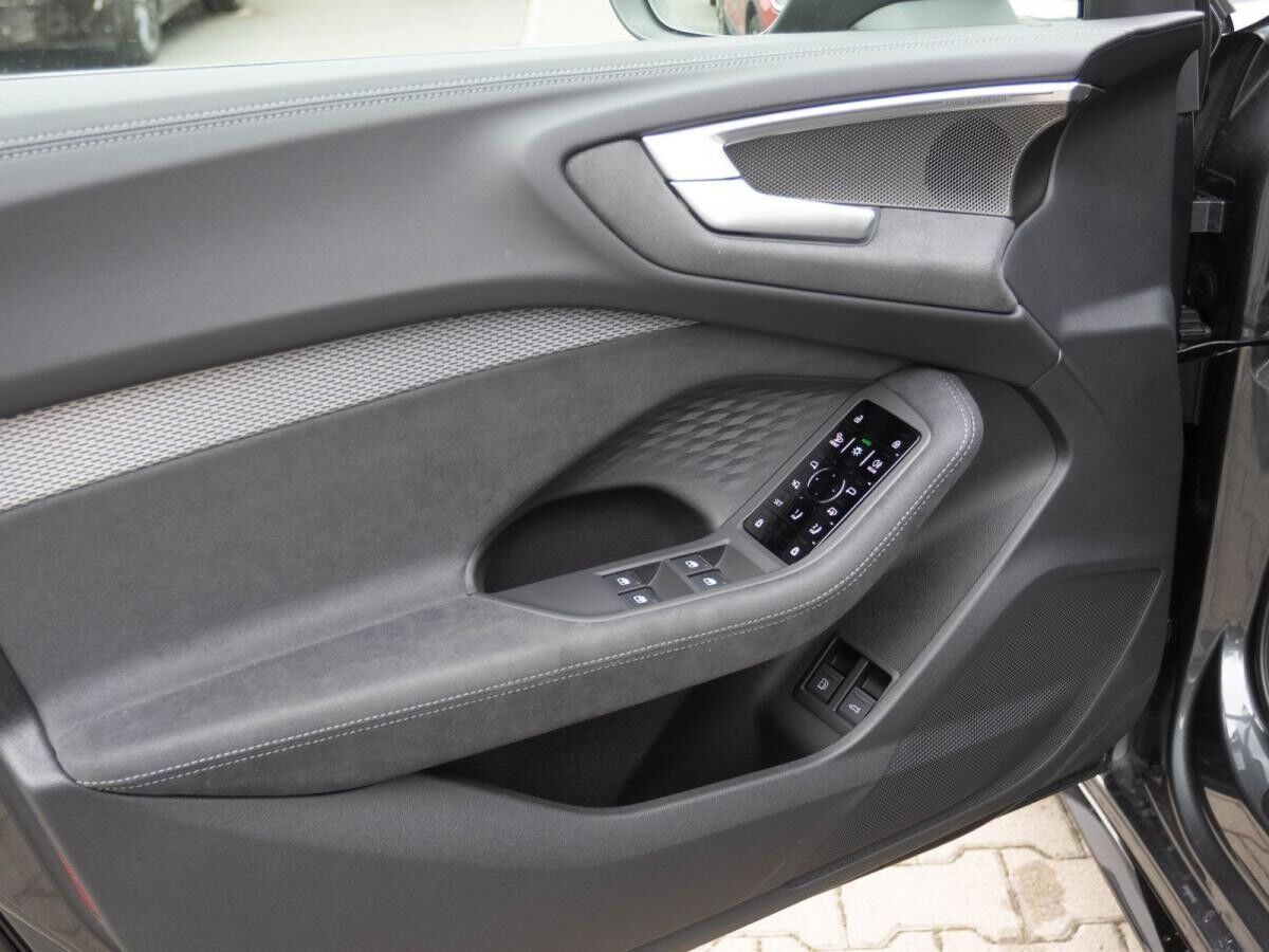 Audi A5 Lim. e-hybrid qu. 270 kW TECH-PRO Panorama B&O 20" 0,5%