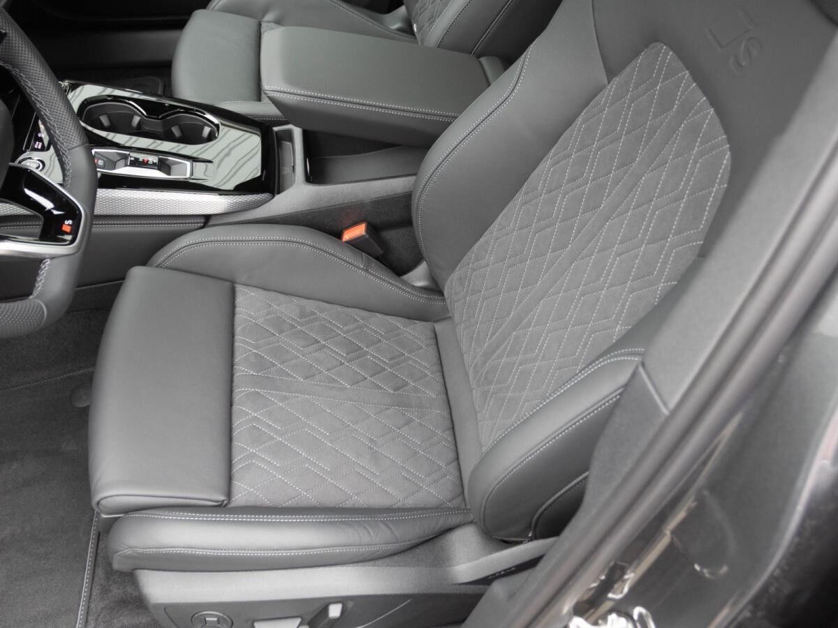 Audi A5 Lim. e-hybrid qu. 270 kW TECH-PRO Panorama B&O 20" 0,5%