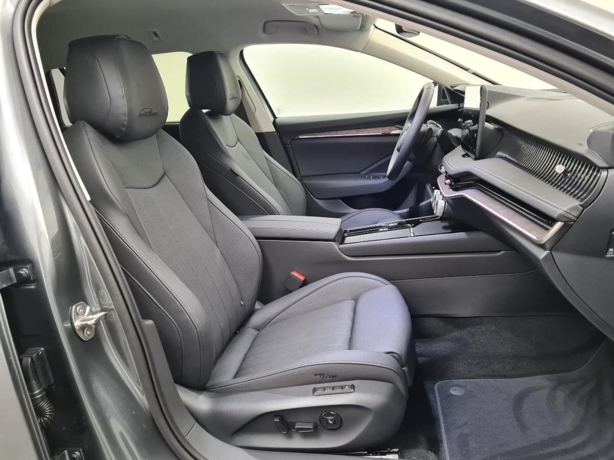 Skoda Superb Combi 1.5 TSI Hybrid L&K AHK Assist