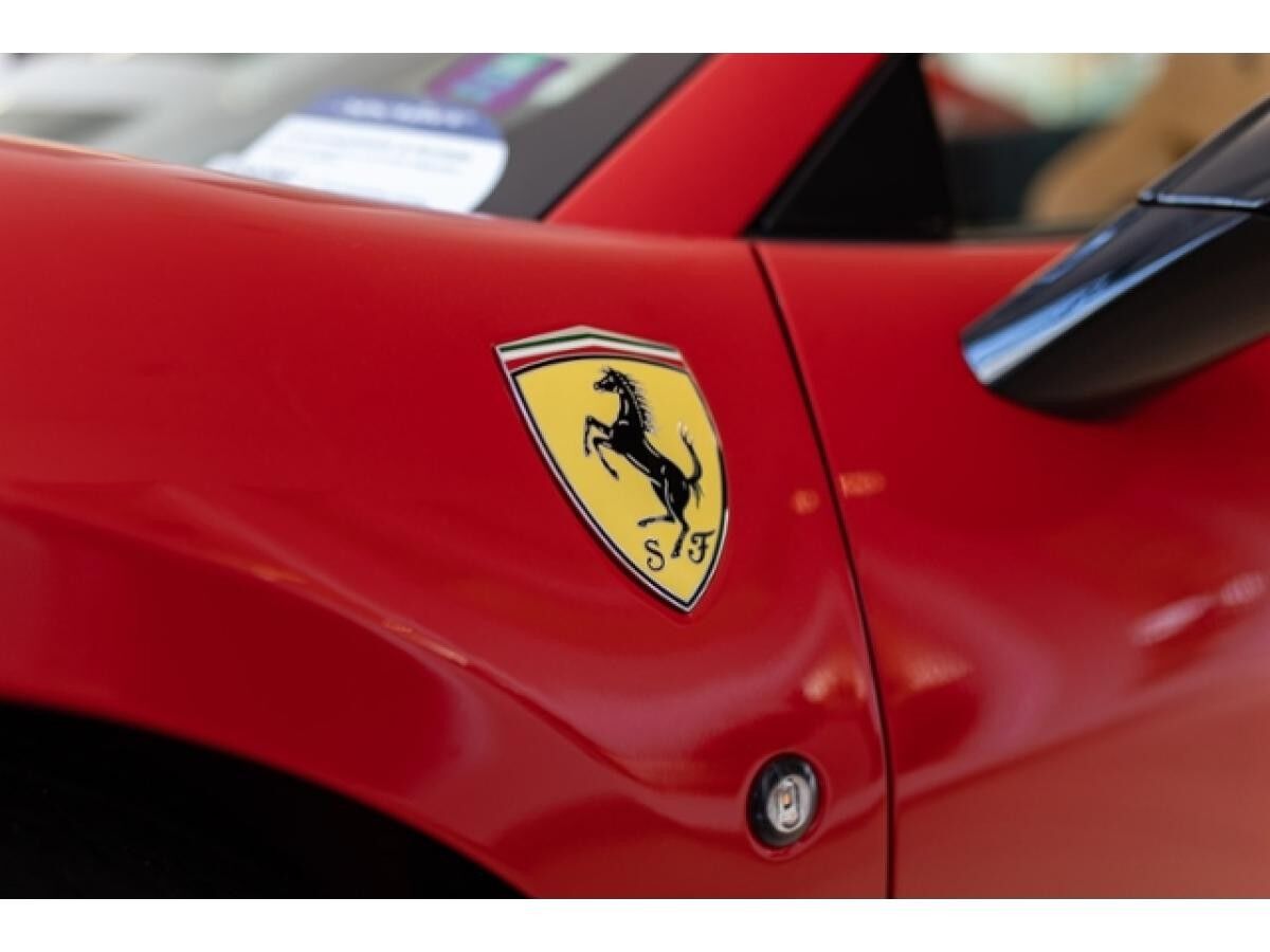 Ferrari F8 Spider*Lift*Racing Seats*LED*