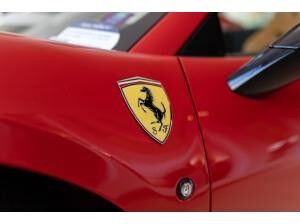 Ferrari F8 Spider*Lift*Racing Seats*LED*