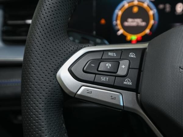 Volkswagen Tayron 2.0 TSI 4M DSG R-Line AHK Navi Harman Kardon
