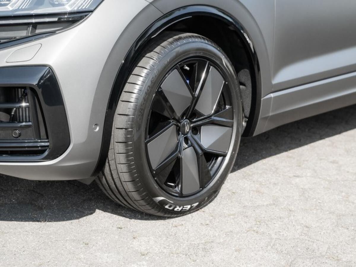 Volkswagen Touareg 3,0 l V6 eHybrid 4MOTION 8-Gang-Automatik (Tiptronic) DYNAUDIO-LM21-AHK-MATRIX
