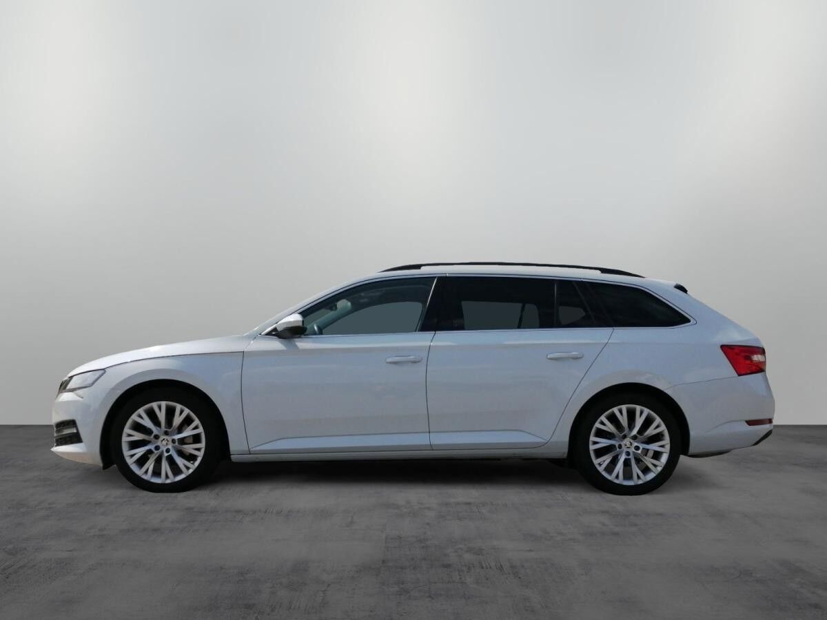 Skoda Superb Combi Amb. TSI DSG LED AHK virtual 18"