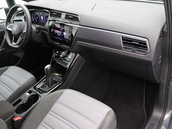 Volkswagen Touran R-Line 1.5 TSI DSG / 7-Sitze, AHK, LED