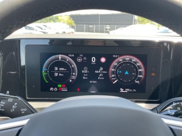 Volkswagen Tiguan 1,5 eTSI Elegance HD-Matrix AHK Pano