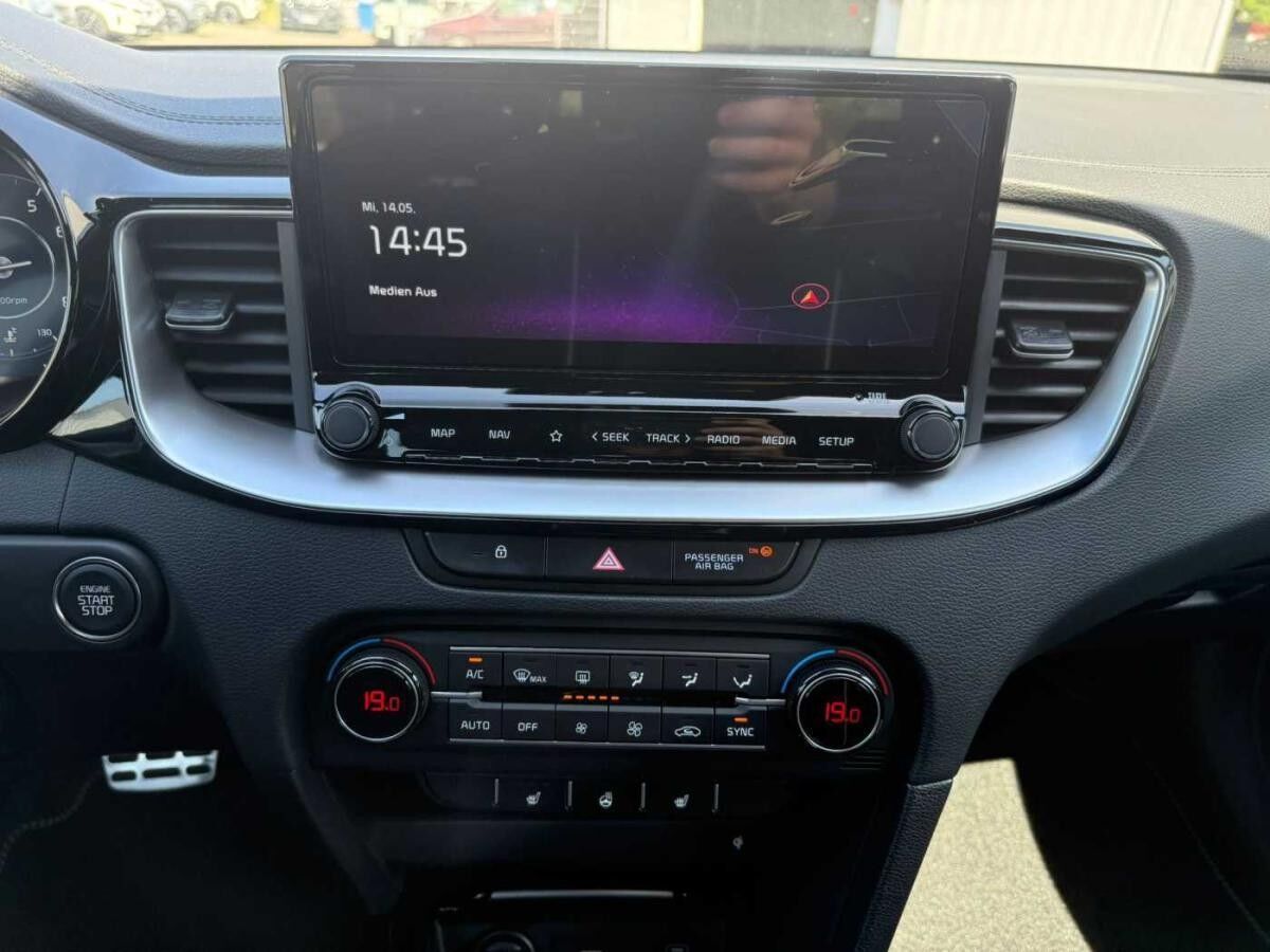 Kia Ceed GT-line 1.5 T-GDI 140 PS DCT +18Z