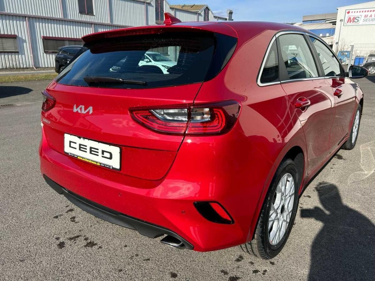 Kia Ceed Vision 1.5 T-GDI DCT7 +SHZ+RFK