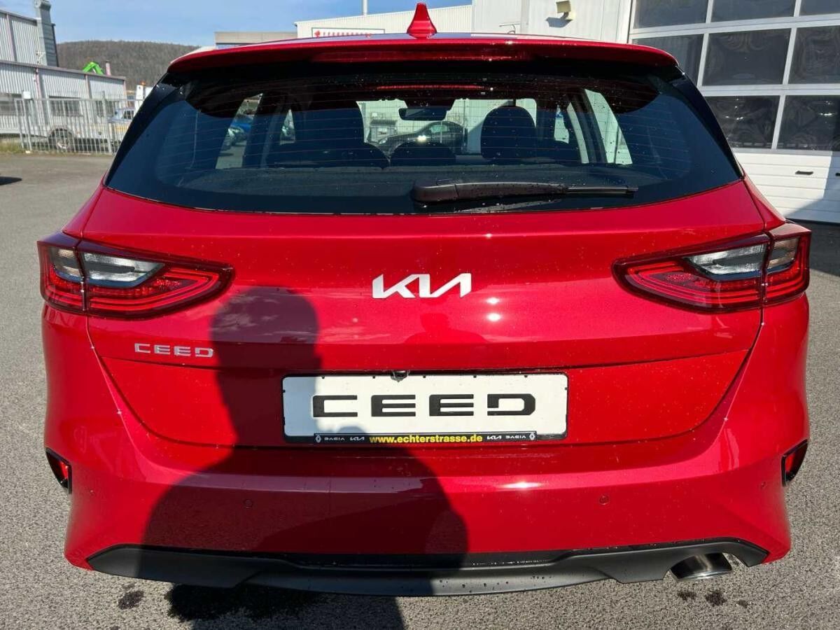 Kia Ceed Vision 1.5 T-GDI DCT7 +SHZ+RFK