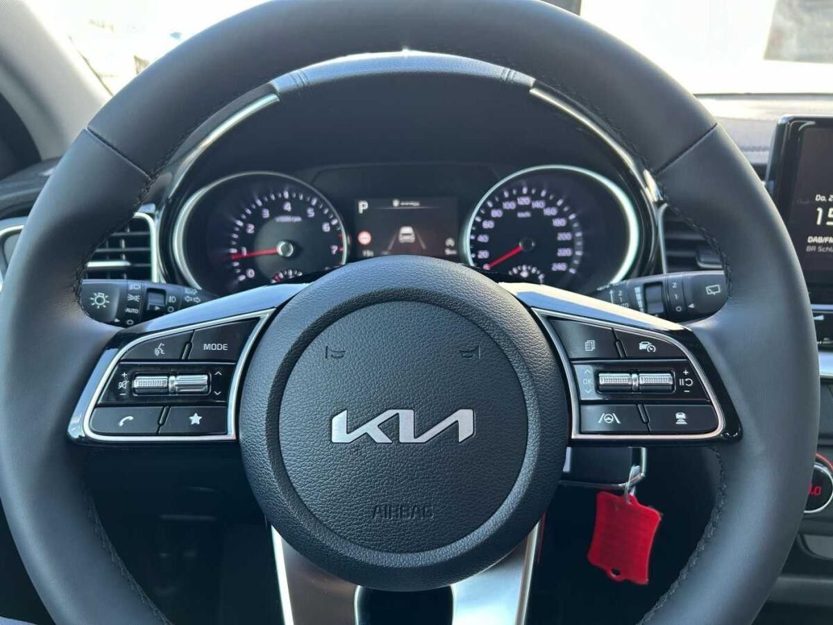 Kia Ceed Vision 1.5 T-GDI DCT7 +SHZ+RFK