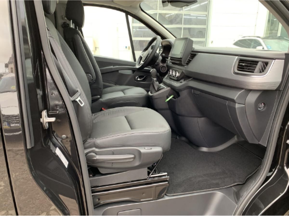 Renault Trafic Spaceclass PKW Blue dCi 170 EDC