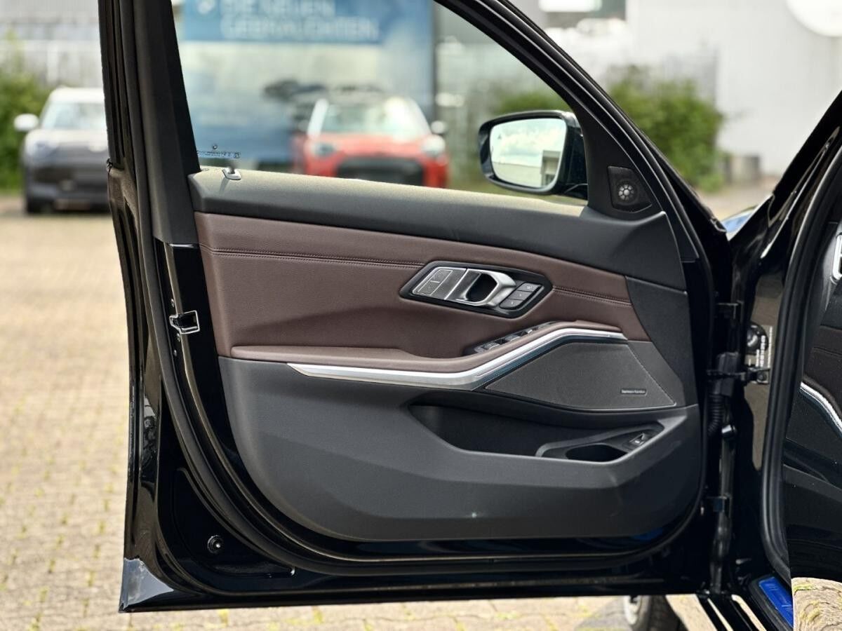 BMW 330 d xDrive Limousine M Sportpaket HK HiFi DAB