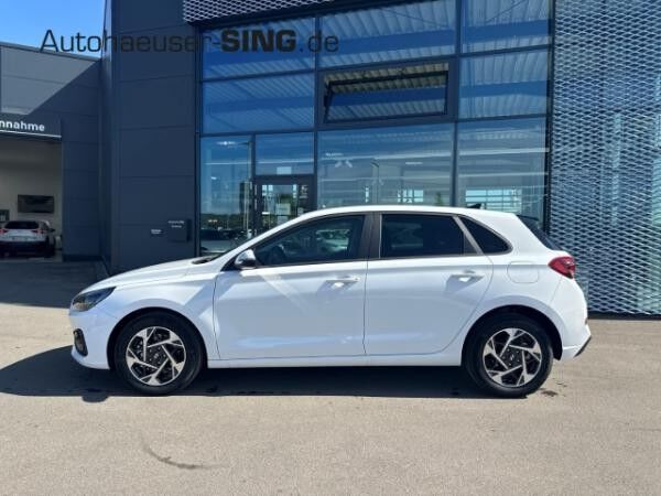 Hyundai i30 LED Digitales Cockpit PDCv+h NAV AC/AA