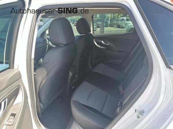 Hyundai i30 LED Digitales Cockpit PDCv+h NAV AC/AA
