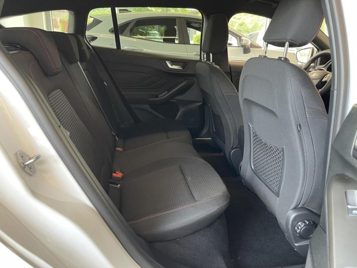 Ford Focus Turnier ST-Line *GEWERBE*⚡⚡Winter, Fahrass., Park, ST Style⚡⚡SOFORT VERFÜGBAR Ford Focus Turnier ST-Line *GEWERBE*⚡⚡Winter, Fahrass., Park, ST Style⚡⚡SOFORT VERFÜGBAR