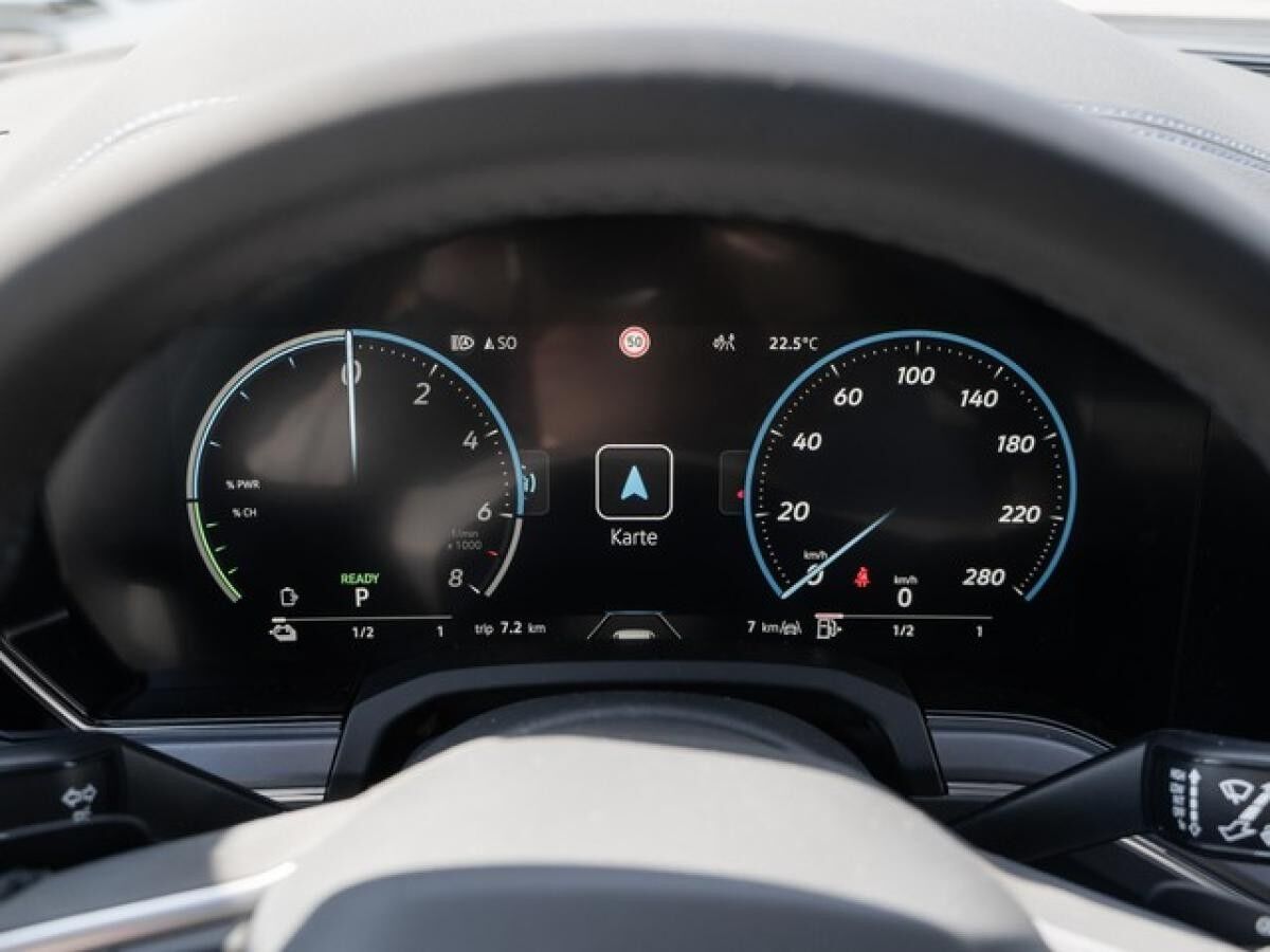 Volkswagen Touareg 3,0 l V6 eHybrid 4MOTION 8-Gang-Automatik (Tiptronic) DYNAUDIO-LM21-AHK-MATRIX