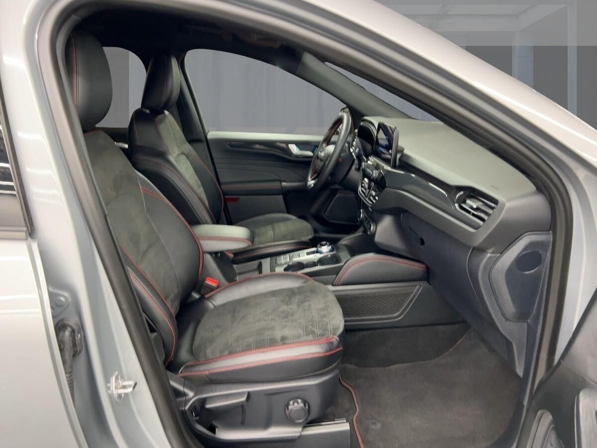 Ford Kuga ST-Line X HYBRID