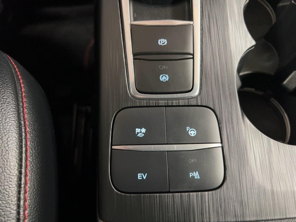 Ford Kuga ST-Line X HYBRID