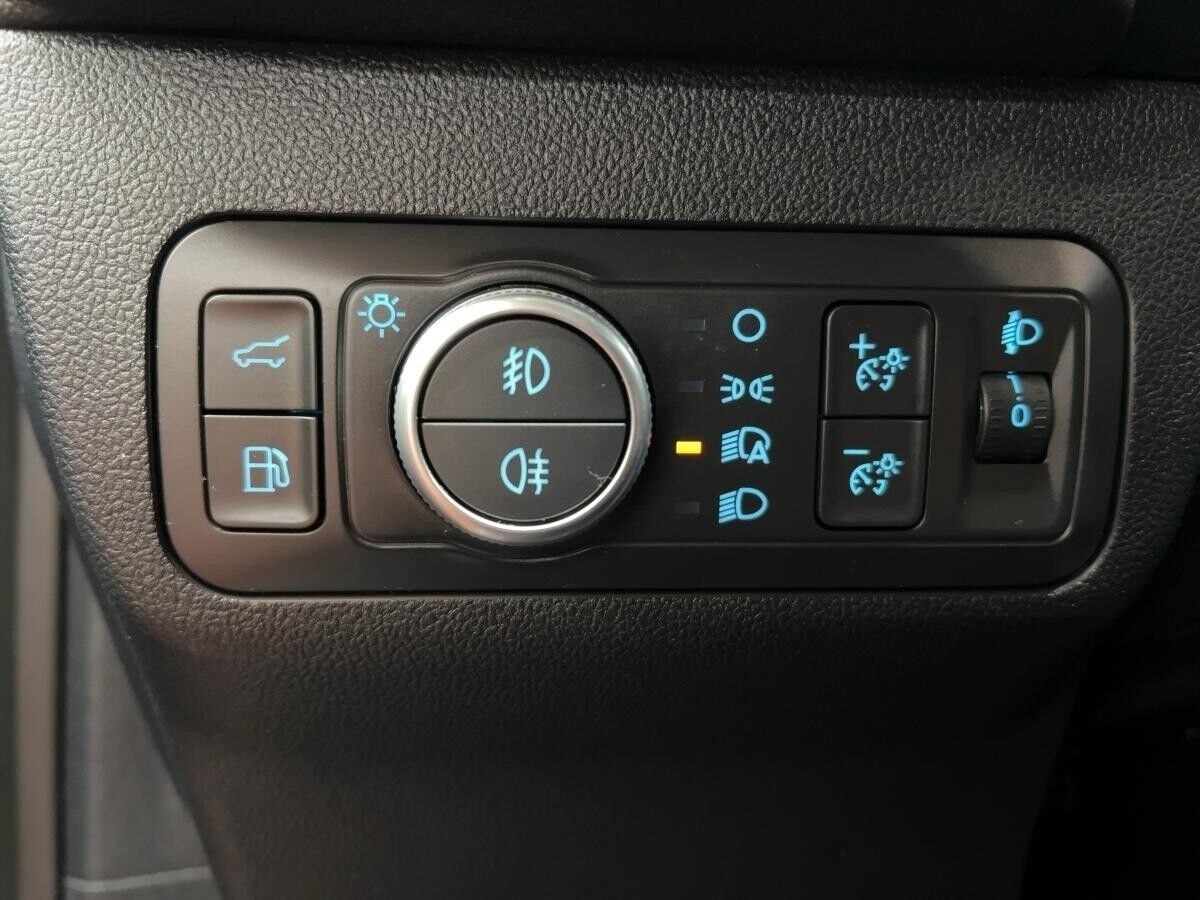 Ford Kuga ST-Line X HYBRID