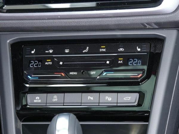 Volkswagen Touran Highline 1,5 TSI DSG AHK,PANO Lagerwagen !