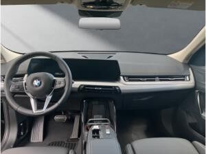 BMW X2 xDr.20d,Premium Pkt.,AHK,Sportsitze,Lenkradhzg.,Aktivsitz,uvm.