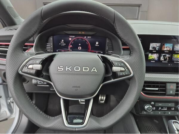 Skoda Kamiq Monte Carlo SOFORT VERFÜGBAR AHK Navi ACC Pano eHeck
