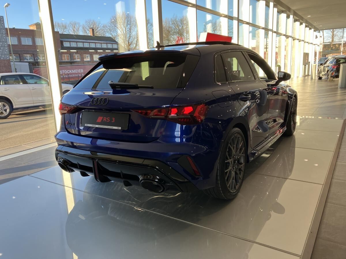 Audi RS3 Sportback 280km/h Panorama Navi Memory LED